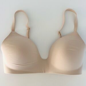 Victoria's Secret Wireless Tshirt Bra